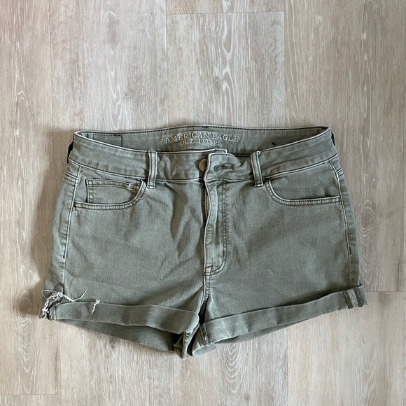 American Eagle Outfitters Pants - American Eagle olive green shorts